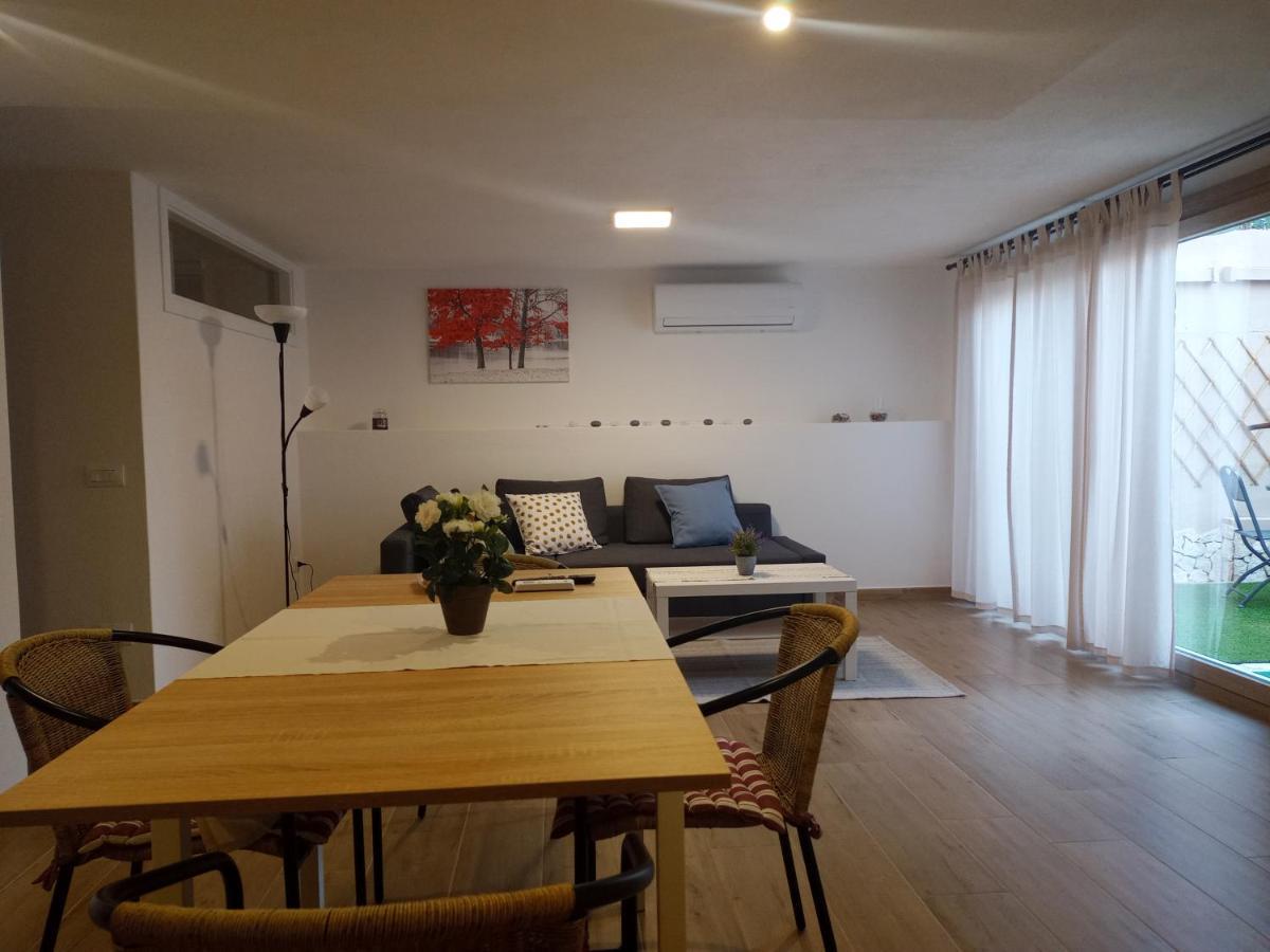 Vacanze Nella Casetta Пула Екстериор снимка