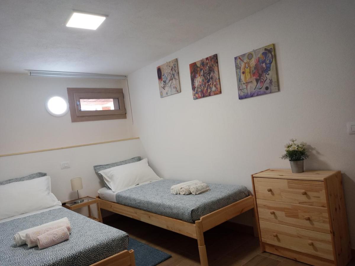 Vacanze Nella Casetta Пула Екстериор снимка